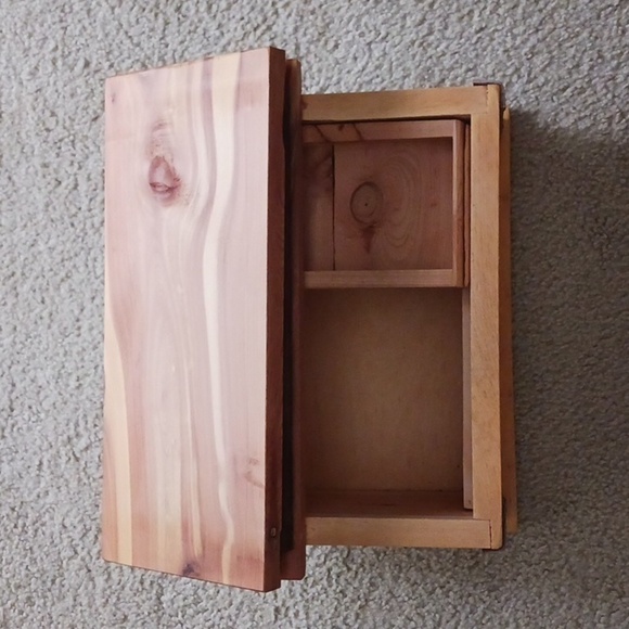 Vintage Handcrafted Small Jewelry Box/Chest - Picture 6 of 12